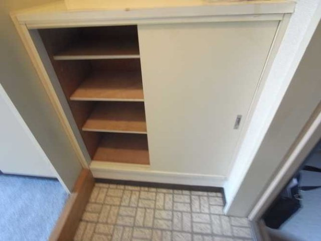 新宿区西新宿６丁目の賃貸マンションの収納