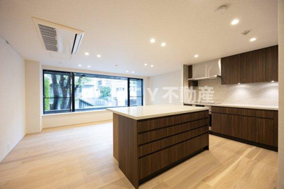 【居間・リビング】 | マリックス島津山 | ゆったりとした居間です