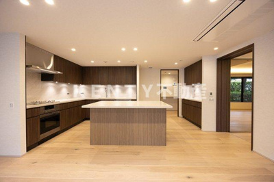 【居間・リビング】 | マリックス島津山 | ゆったりとしたリビングです