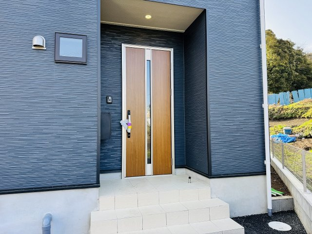 八王子市　元八王子町　新築一戸建て　４６期の玄関|～玄関は安心のWロックキーを採用～