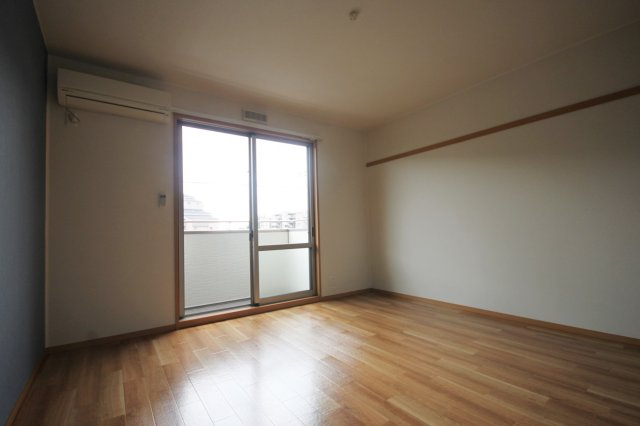 ミリカ・ルブラ2の居間・リビング