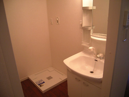 メゾンドフランシスカの洗面所|忙しい朝には欠かせない洗面所です