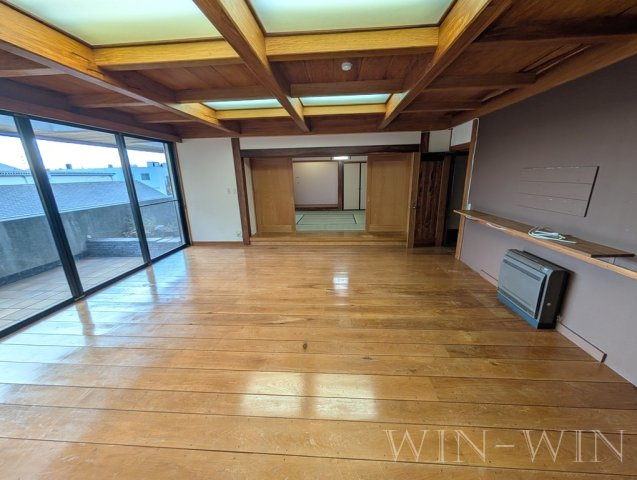 ユトリロつつじが丘 3の居間・リビング