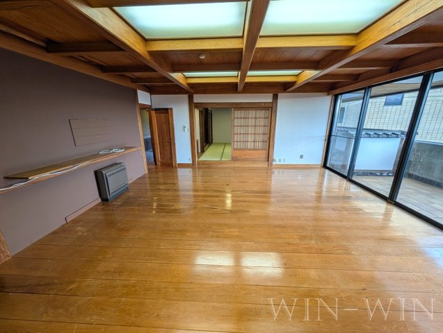 ユトリロつつじが丘 3の居間・リビング