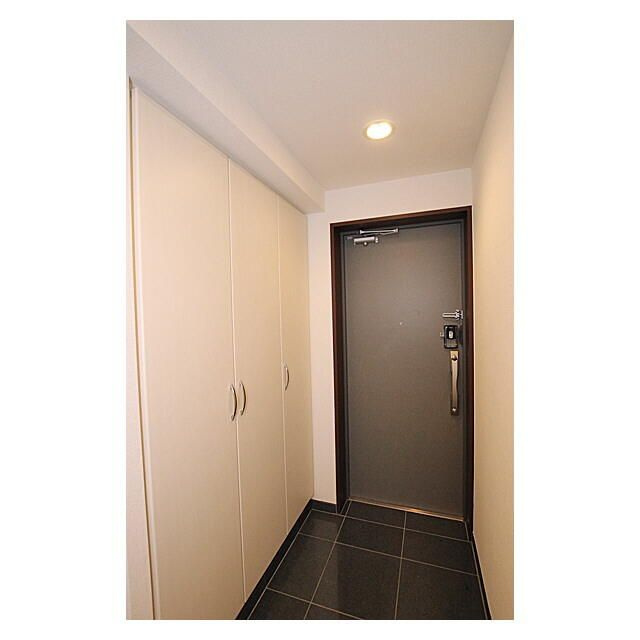 ドゥーエ向島Ⅱの玄関