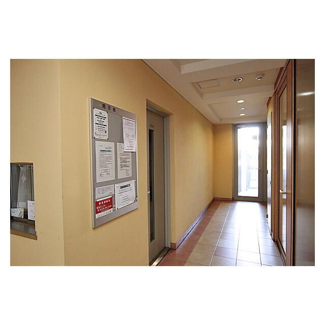 ドゥーエ向島Ⅱのロビー