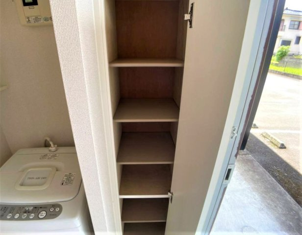 【玄関】 | 設備・仕様は号室により異なる為、現況を優先致します。