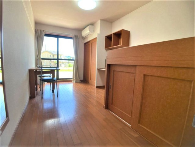 【居間・リビング】 | 設備・仕様は号室により異なる為、現況を優先致します。