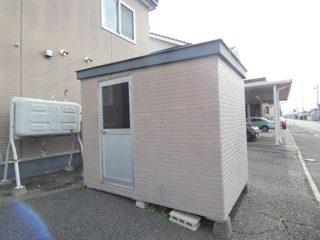 西24南3二戸借家のエントランス