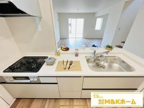 半田市平地馬場町2丁目　全2棟　2号棟のキッチン|リビングの様子を見ることができるカウンターキッチン☆