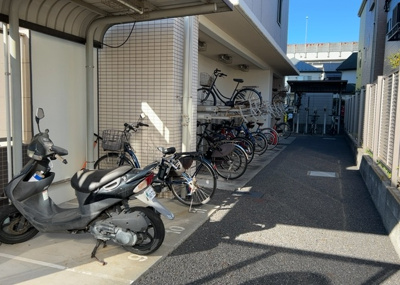 【駐輪場】 | ディーフィールさがみ野 | マンションの駐輪場は、事前に空きがあるか確認を取ると安心です。せっかく入居したのに駐輪スペースがない！なんてことになったら大変ですよね。そこで、内見時や購入前にはまず事前に確認しておくと良いでしょう。