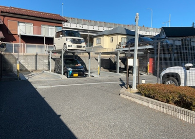【駐車場】 | ディーフィールさがみ野 | 駐車場と明記されていても、最小スペースでつくられた駐車場だと大型車は駐車できなかったり、出入りしにくくなったりする可能性があります。お車のサイズと購入したい物件の駐車場のサイズを現地で確認しましょう。