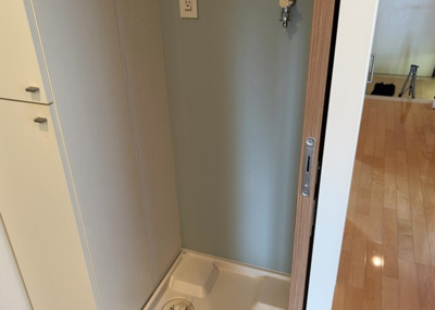 【ランドリースペース】 | ディーフィールさがみ野 | ランドリースペースも気になります。洗濯機置場があり「洗う、干す、取り込む、アイロンがけ、たたむ」など、洗濯に関する家事をするための空間です。広さや収納など付帯設備も含めて、詳細は現地でご確認ください。