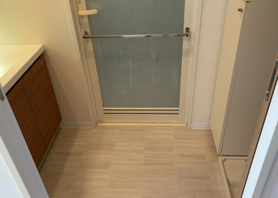 【脱衣所】 | ディーフィールさがみ野 | 洗面脱衣所は「体を綺麗に整える場所」という目的と役割を持っています。そして便利で使い勝手のいい「体を綺麗に整える場所」にするためには、配置や動線、照明や収納計画をしっかりと検討しておく必要があります。