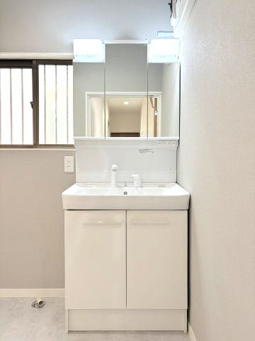 石神井台8丁目戸建の独立洗面台