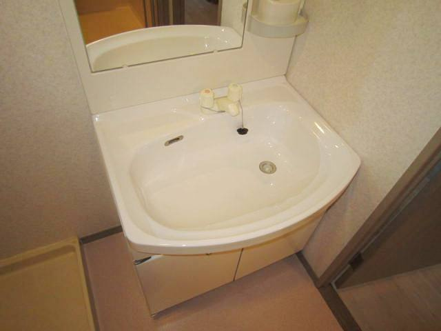 伊丹市荒牧５丁目の賃貸マンションの洗面所|※同建物の類似写真になります。