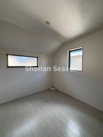 【内装】 | 日中は多方面から陽光取り込みやすい2面採光！
カビの抑制にも効果的です。