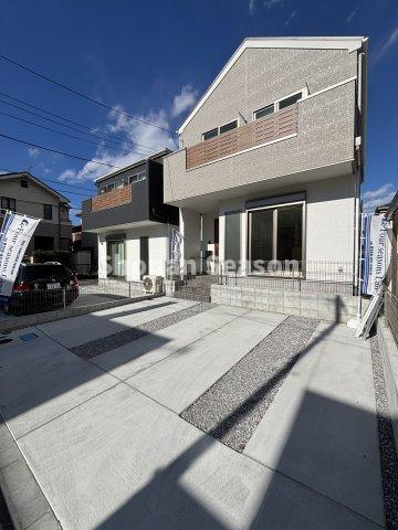【外観】 | 建物完成済み！写真では伝えきれない魅力がたっぷり詰まった新築戸建！
ぜひ気になる点を現地にてお確かめくださいませ♪