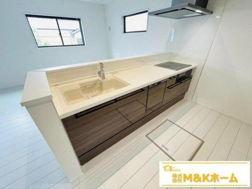 半田市郷中町3丁目　全4棟　4号棟のキッチン|リビングの様子を見ることができるカウンターキッチン☆