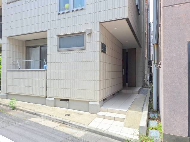 Ｙｅｌｌｏｗ　Ｐａｒｒｏｔのエントランス