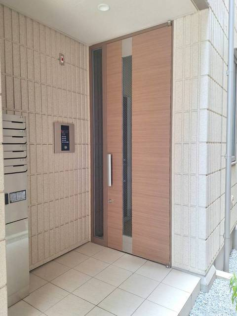 Ｙｅｌｌｏｗ　Ｐａｒｒｏｔのエントランス