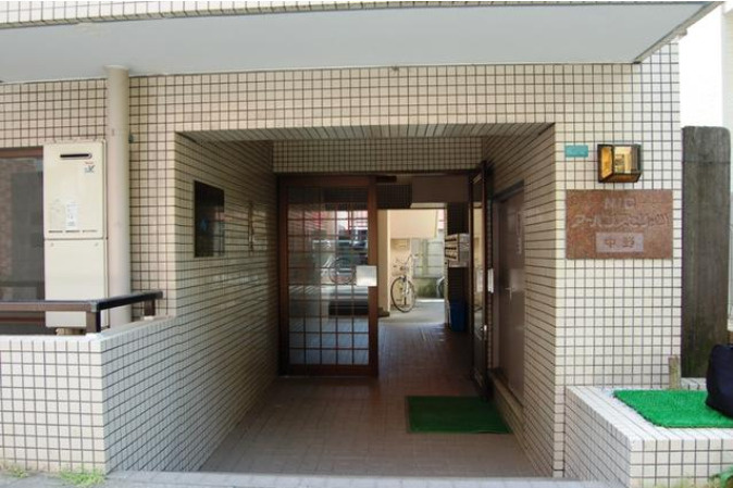 中野区野方１丁目の賃貸マンションのエントランス