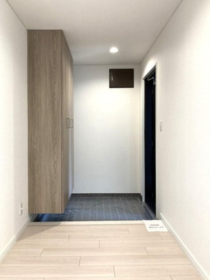 【玄関】 | メゾン越木岩A棟