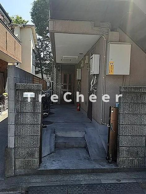 コーポウイングのエントランス