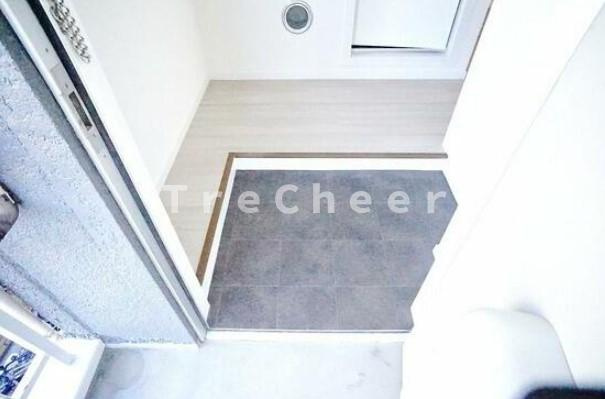 コーポウイングの玄関