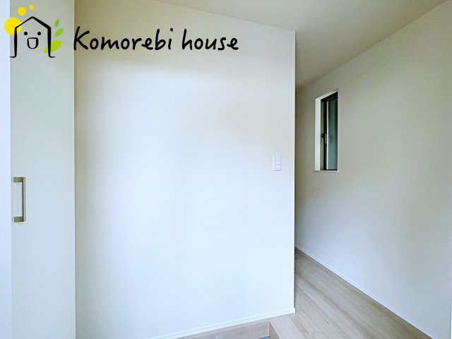 第2上尾谷津　新築一戸建て　Aの玄関|明るい玄関です