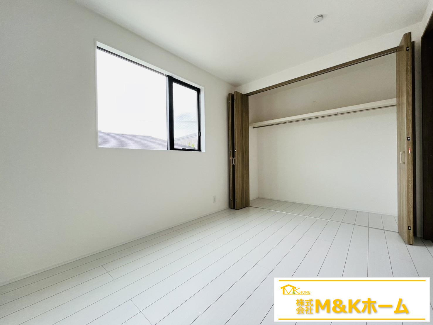 半田市郷中町3丁目　全4棟　2号棟の洋室|洋室6帖☆（南側）　子ども部屋にもピッタリです！