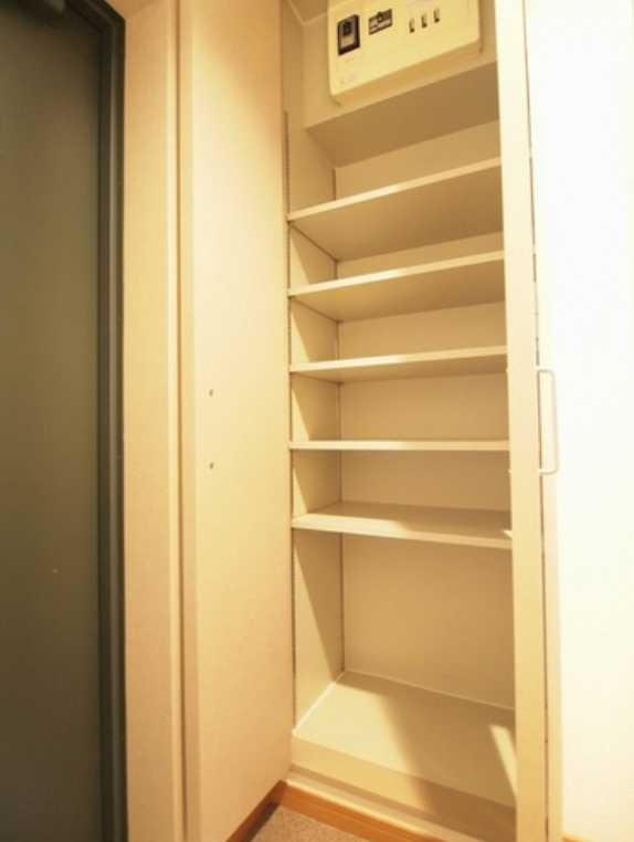 TAKE7西新宿　オートロック　ネット無料　シャーメゾンの玄関