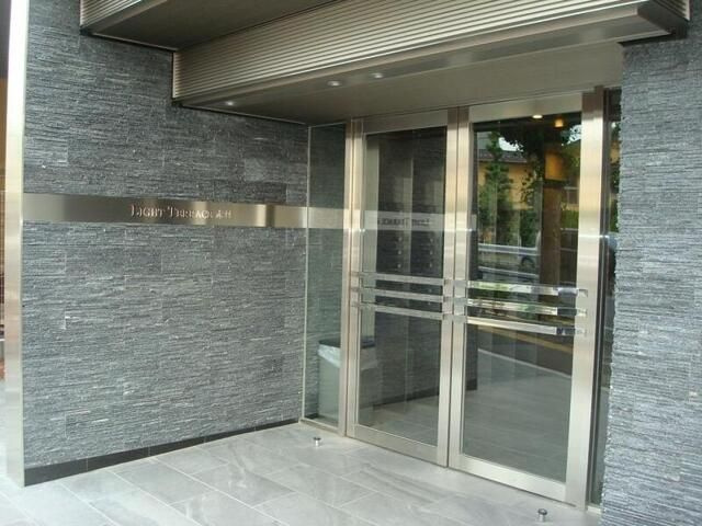 ライトテラス赤羽のエントランス