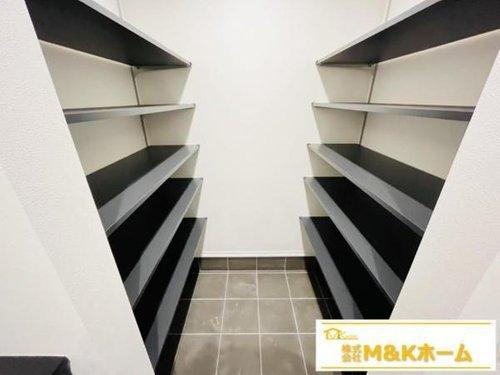 半田市郷中町3丁目　全4棟　1号棟の収納|SIC完備♪