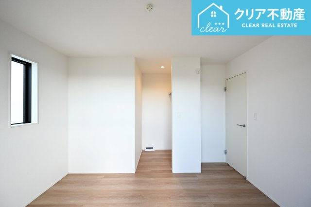 【洋室】 | 大泉町寄木戸7期5棟 グラファーレ　２号棟 | 子ども部屋にピッタリな2階の洋室です！