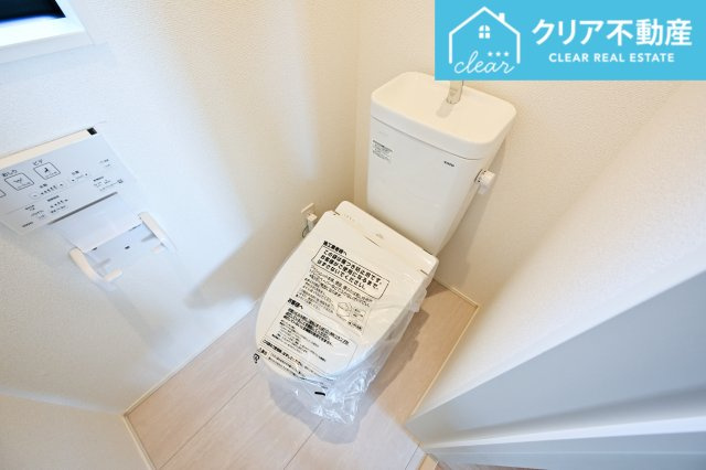 【トイレ】 | 大泉町寄木戸7期5棟 グラファーレ　２号棟 | 2階にもトイレがあるので忙しい朝も分けて使えます！