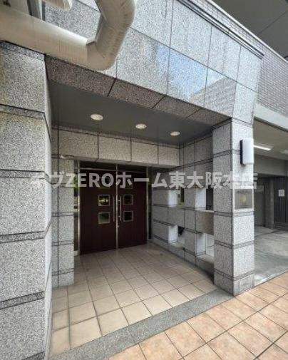 アドバンス難波南のエントランス