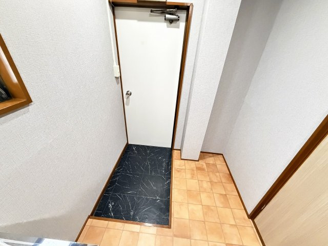 高橋ハイツの玄関