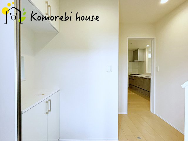 第2上尾谷津　新築一戸建て　Bの玄関