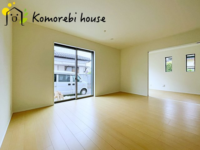 第2上尾谷津　新築一戸建て　Bの居間・リビング|こちらの居間で趣味の時間をお楽しみください