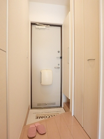 ブルックタウン Ａの玄関|類似です