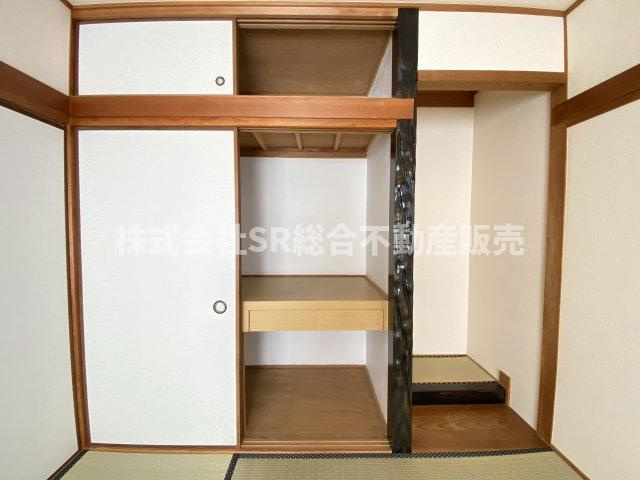 若江本町2丁目中古戸建の収納|和室らしい床の間もあります！押入にはたっぷり収納できます！