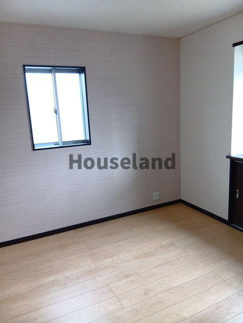 築港一戸建の洋室