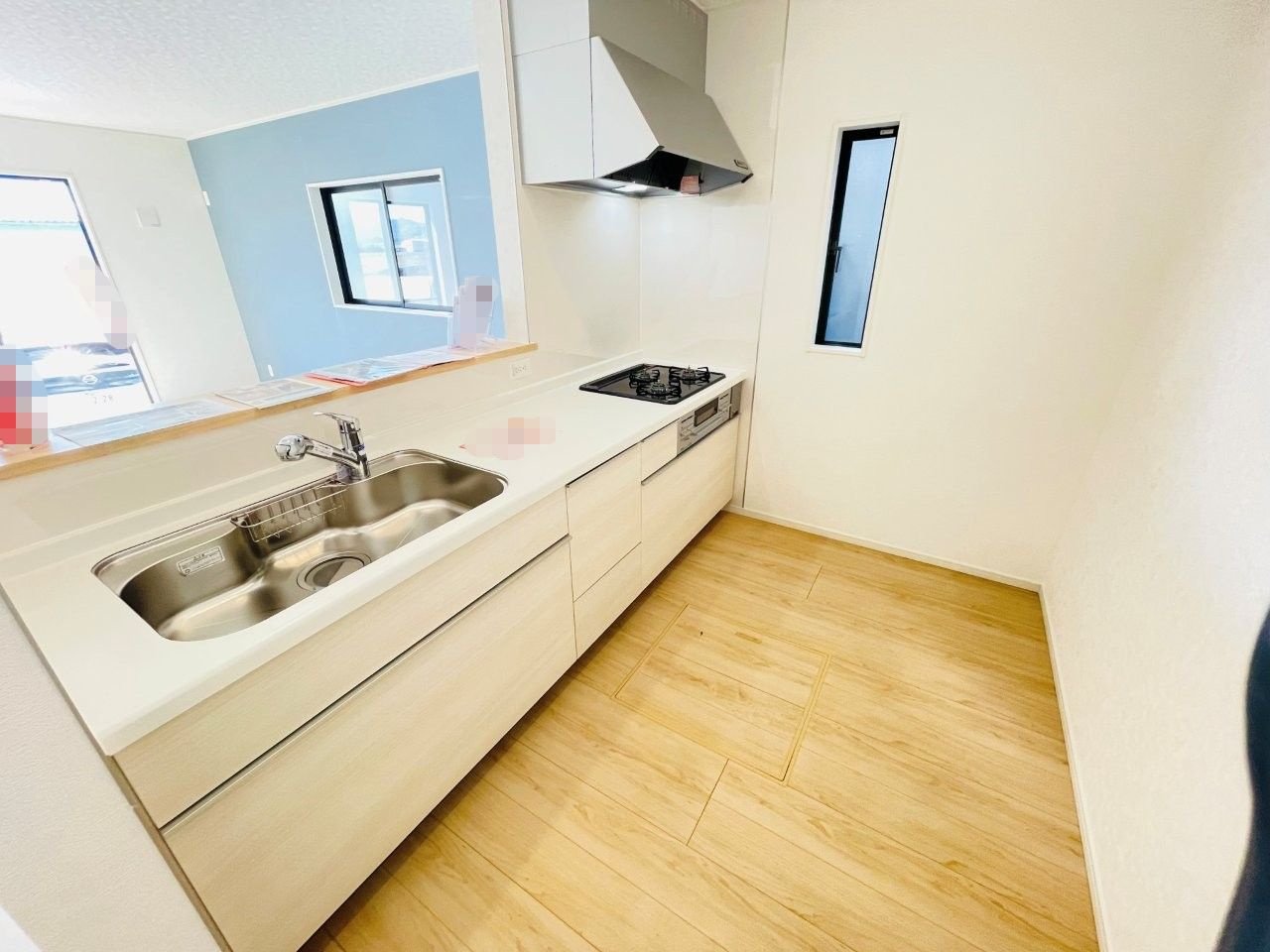 岡崎市上地町第7　新築分譲住宅　全2棟　2号棟のキッチン|広いシステムキッチンでお子様と一緒にお料理もできます。