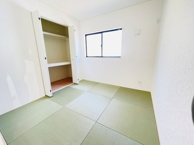 岡崎市上地町第7　新築分譲住宅　全2棟　2号棟の和室|LDKの横にある和室はお子様の遊び場やお昼寝などにも使えます。