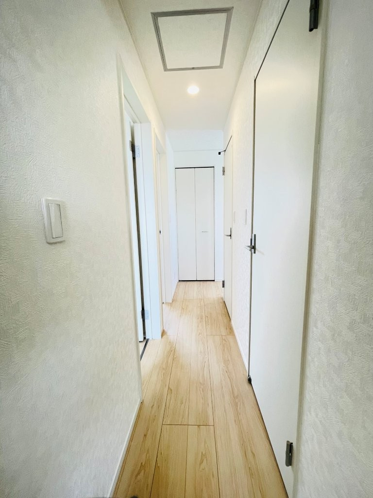 岡崎市上地町第7　新築分譲住宅　全2棟　2号棟のその他共用部分|2階廊下にも便利な収納付き♪