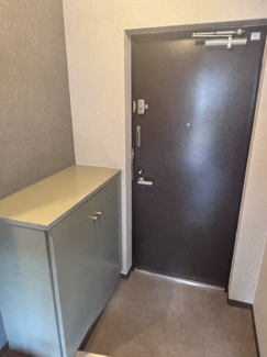 【玄関】 | グランピア長居公園 | シューズボックスがある玄関になります！