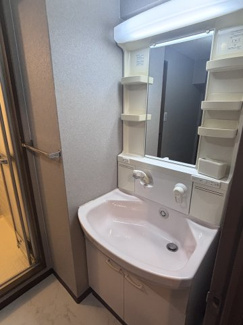 【独立洗面台】 | グランピア長居公園 | 大型の独立洗面化粧台です！