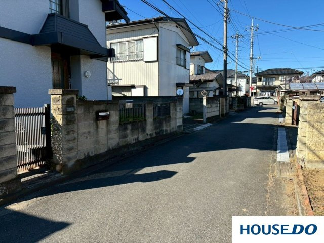 中古戸建　桐生市相生１丁目の前面道路含む現地写真|前面道路含む現地写真です