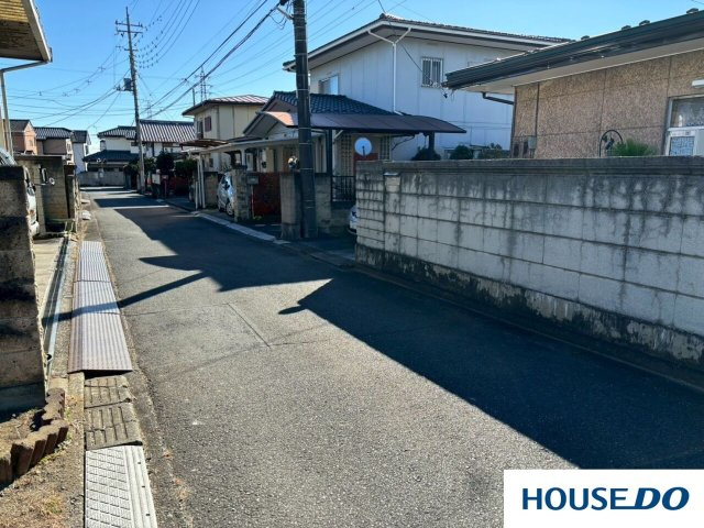中古戸建　桐生市相生１丁目の前面道路含む現地写真|前面道路含む現地写真です